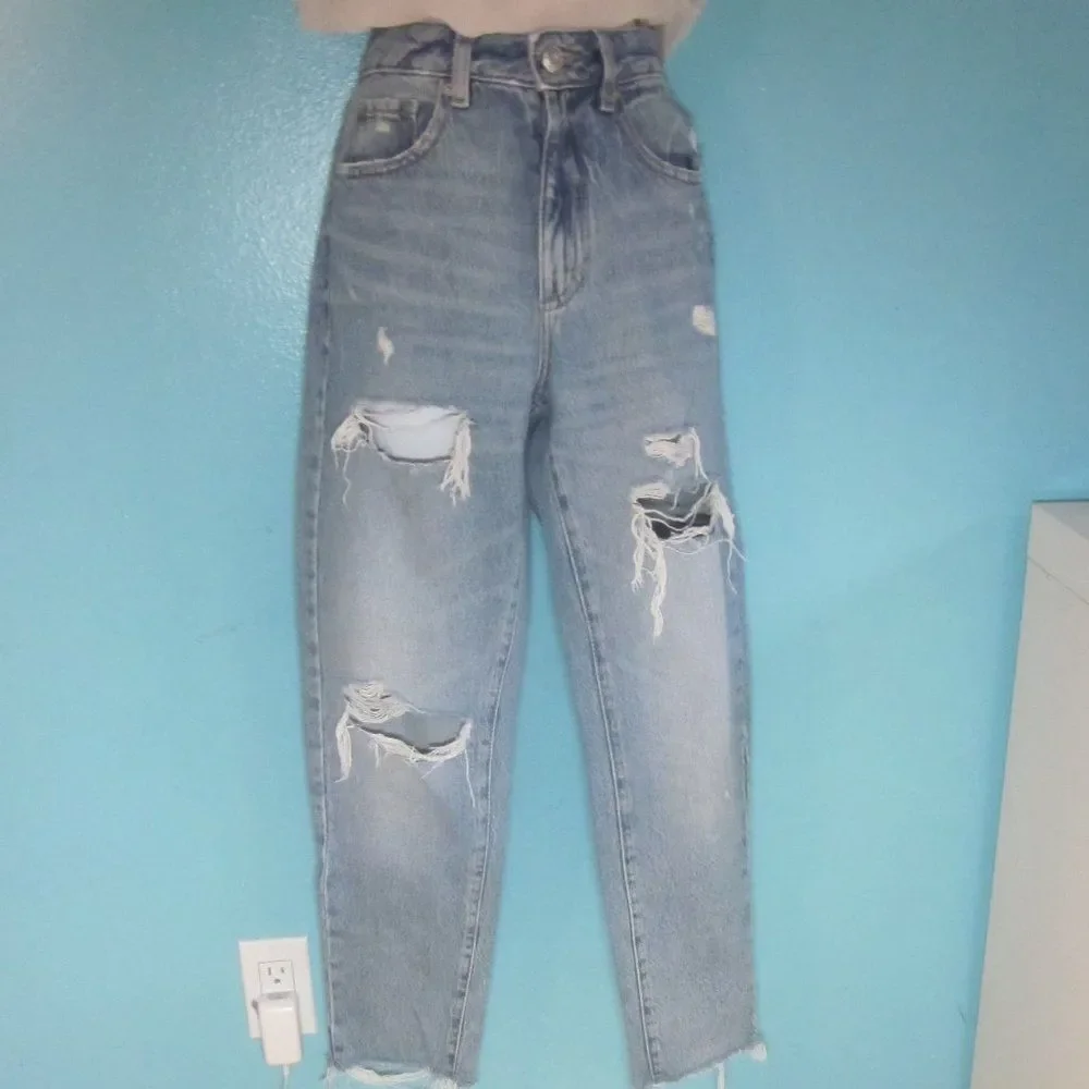 Garage Light Wash Distroyed Denim High Rise Mom Jeans  26 Juniors Size 3